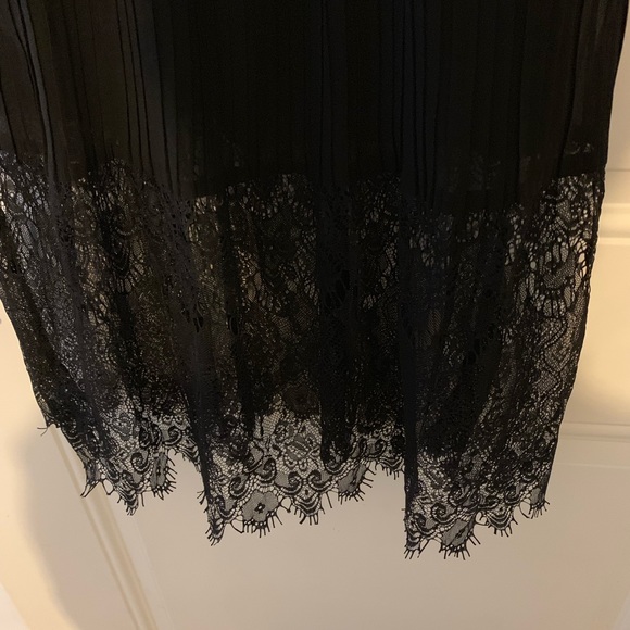 Pretty little lace black dress - Picture 3 of 6